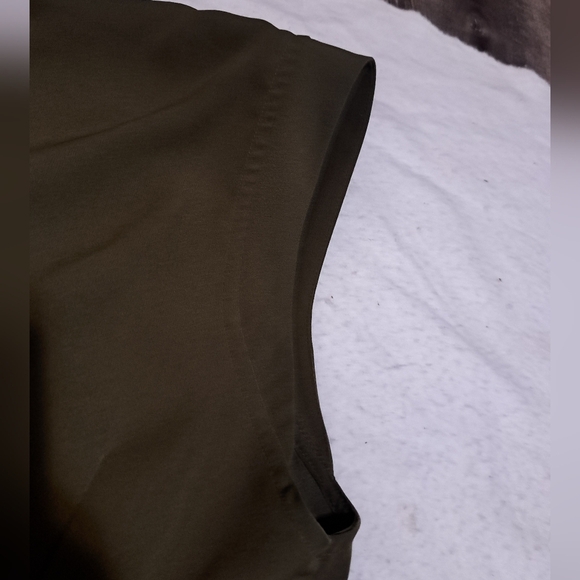 3/$15 Forever  21 Olive Green Jumpsuit size medium - Picture 6 of 6